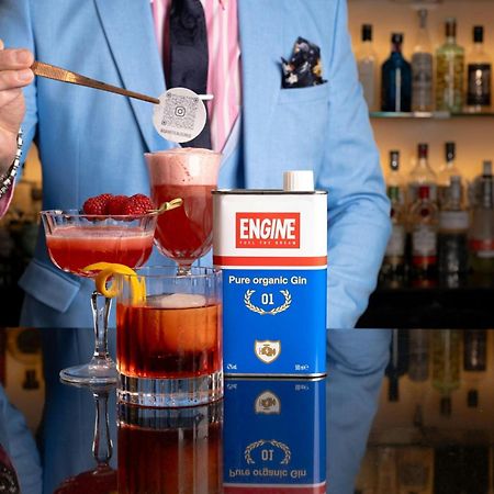 London Marriott Hotel Canary Wharf المظهر الخارجي الصورة Engine Gin